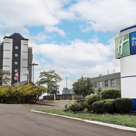 Holiday Inn Express Toronto-North York By Ihg Екстериор снимка