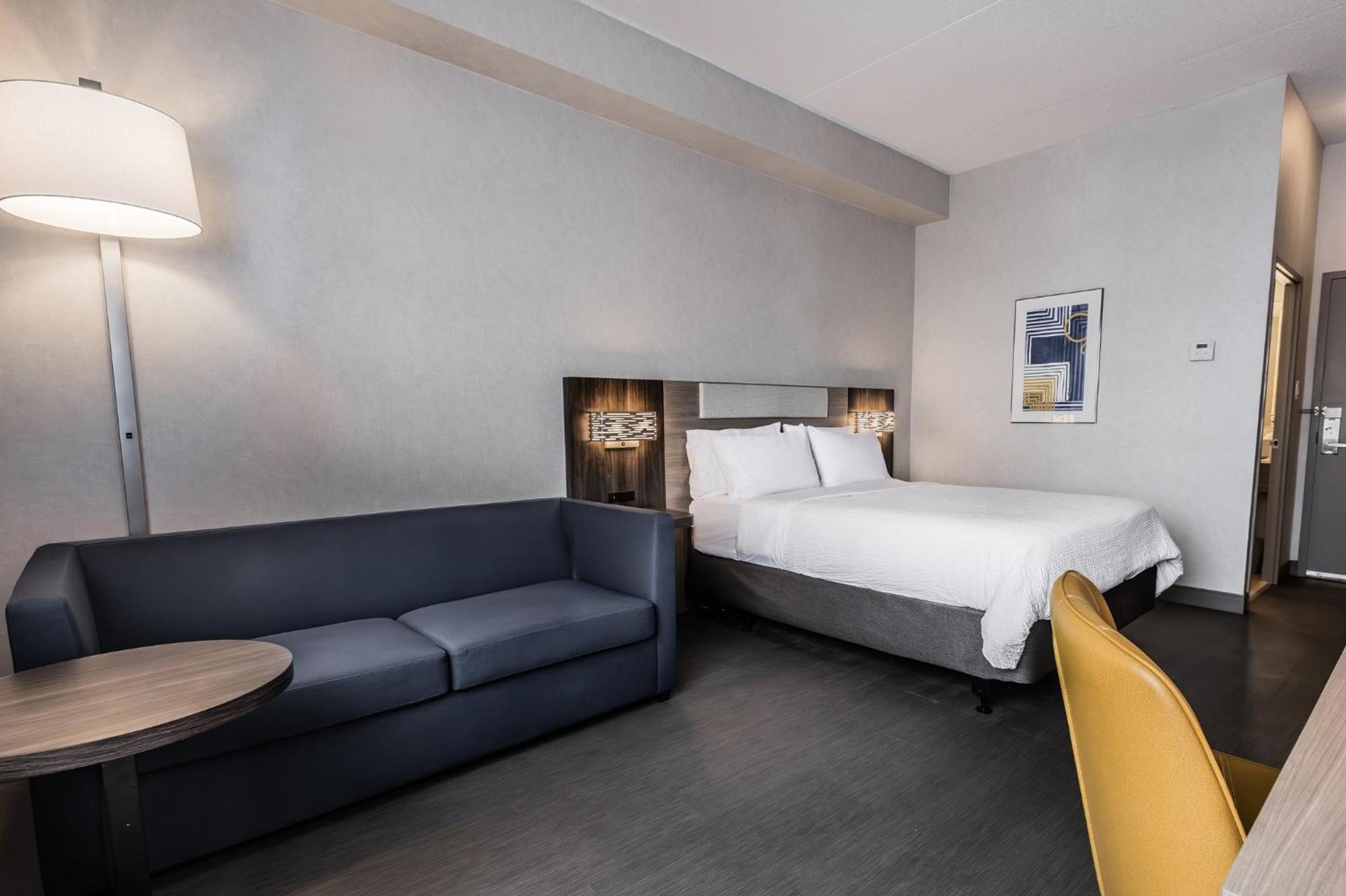 Holiday Inn Express Toronto-North York By Ihg Екстериор снимка