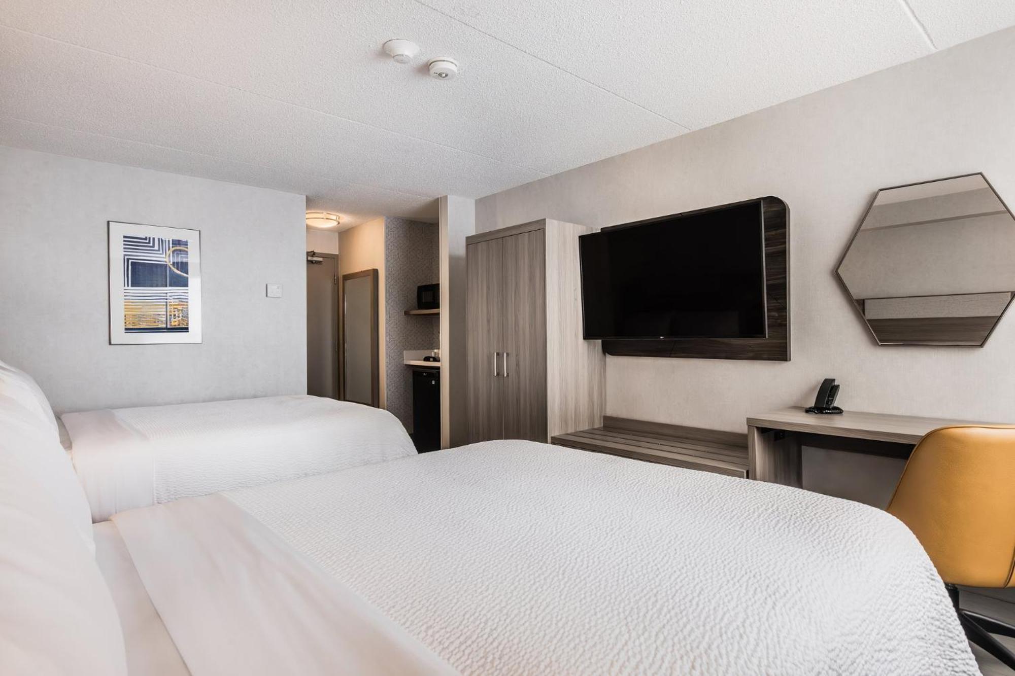 Holiday Inn Express Toronto-North York By Ihg Екстериор снимка