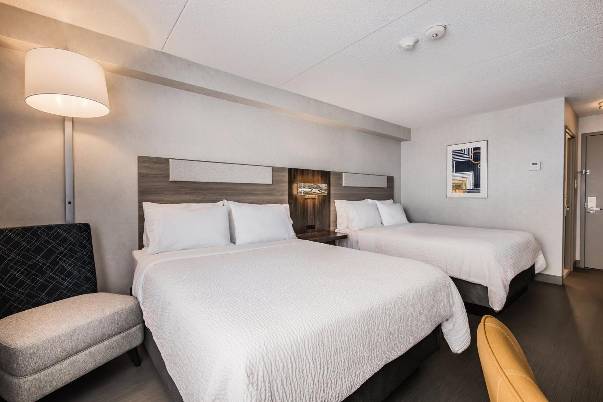 Holiday Inn Express Toronto-North York By Ihg Екстериор снимка