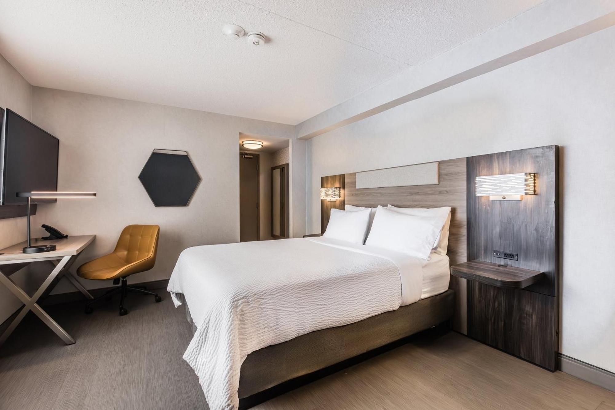 Holiday Inn Express Toronto-North York By Ihg Екстериор снимка