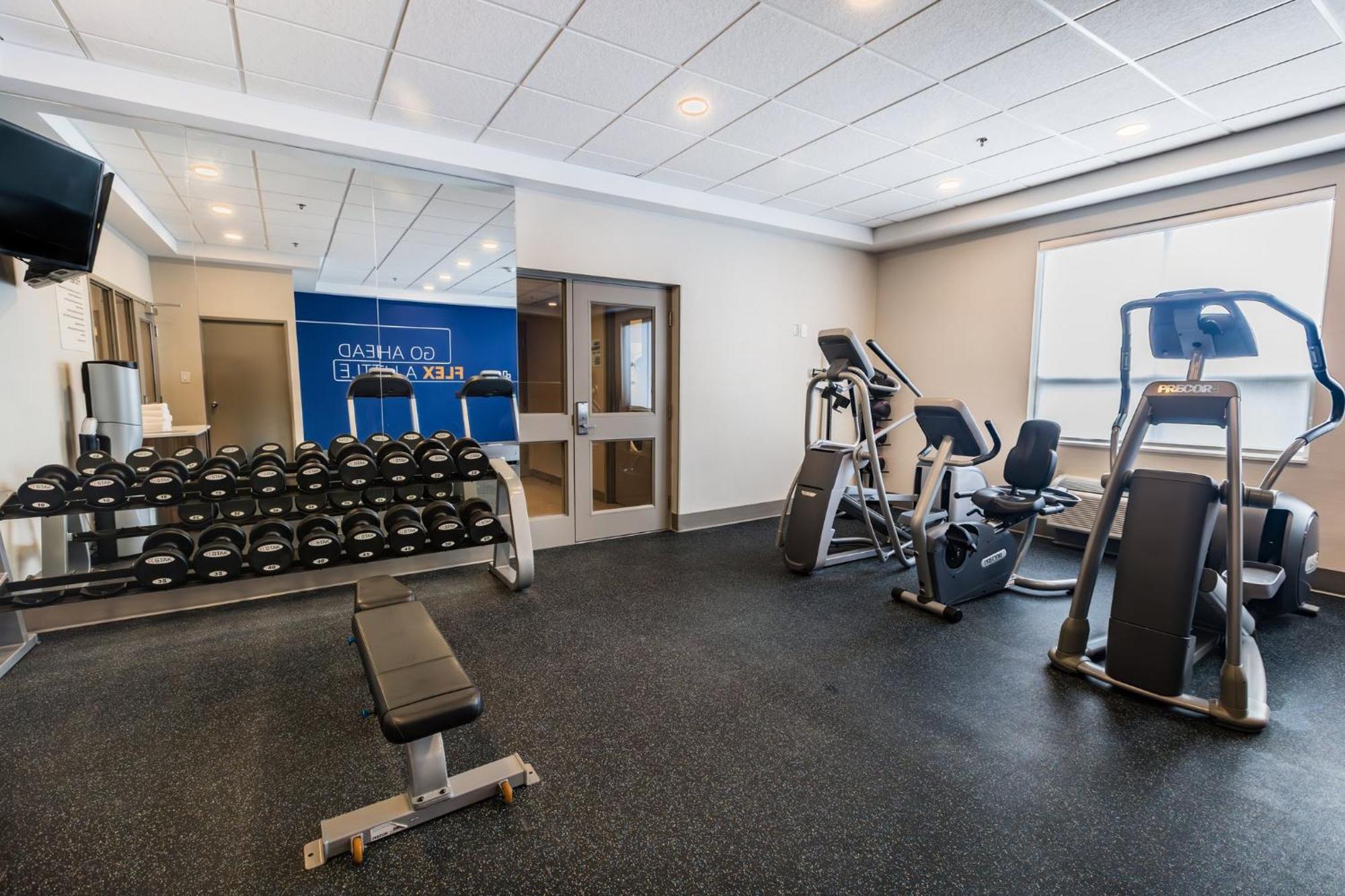 Holiday Inn Express Toronto-North York By Ihg Екстериор снимка