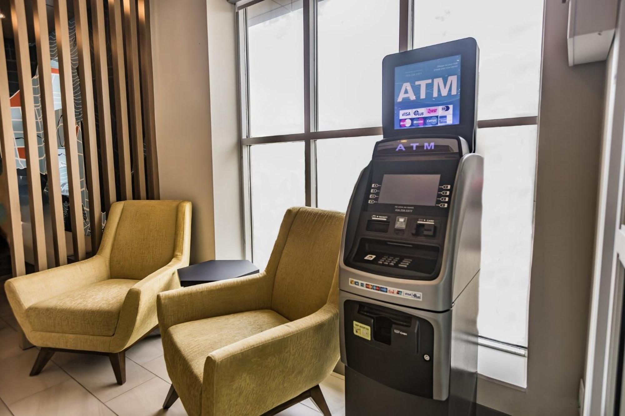 Holiday Inn Express Toronto-North York By Ihg Екстериор снимка