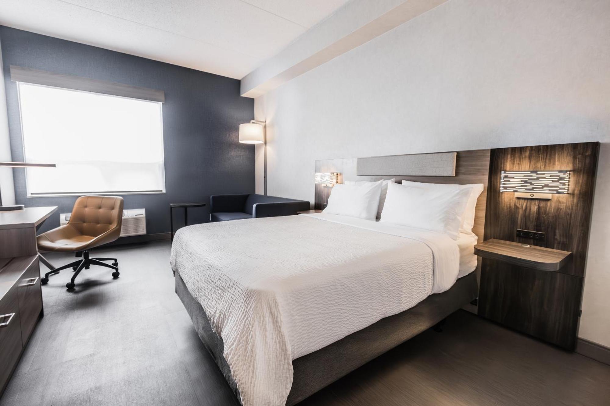 Holiday Inn Express Toronto-North York By Ihg Екстериор снимка