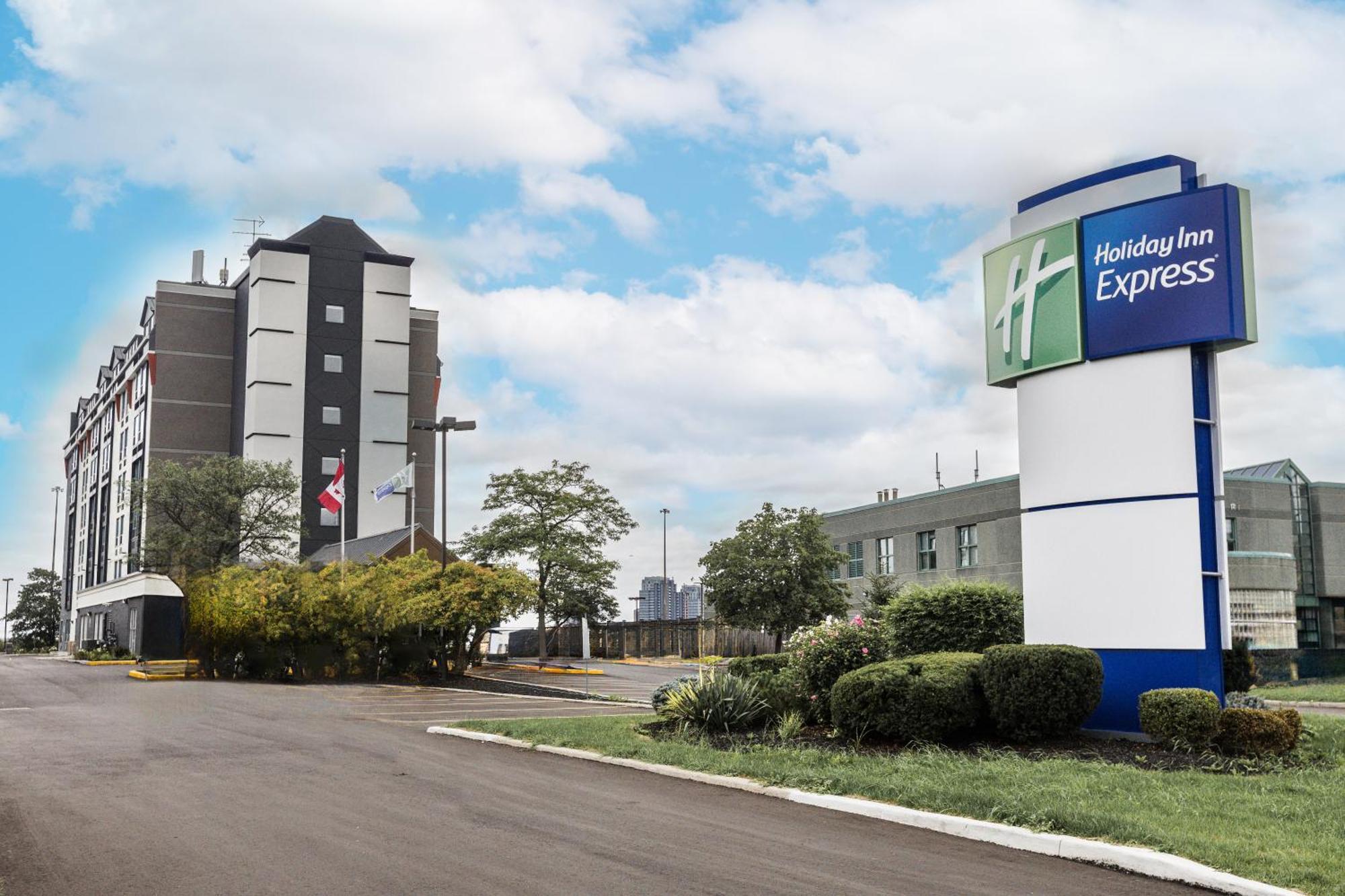 Holiday Inn Express Toronto-North York By Ihg Екстериор снимка