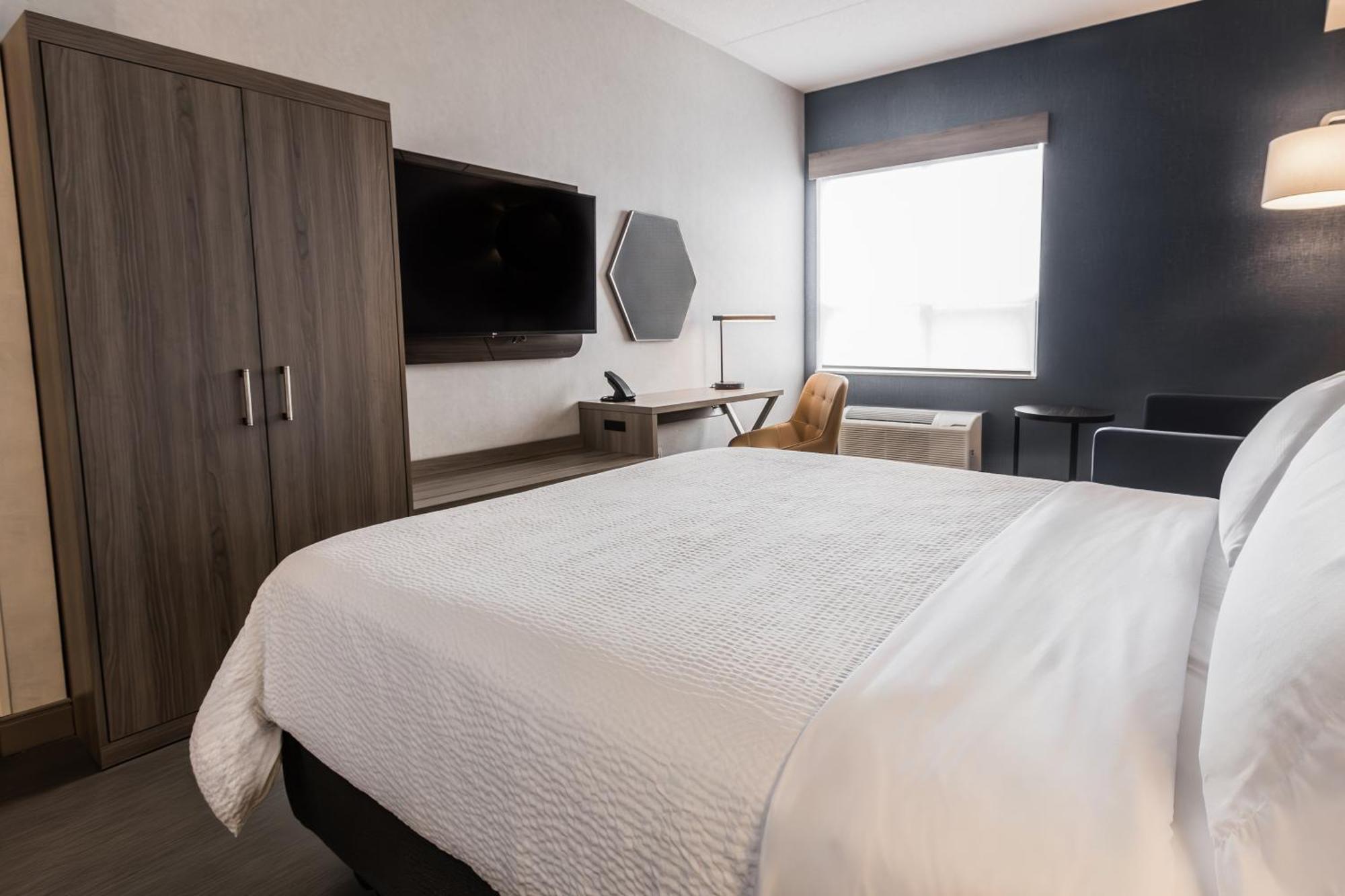 Holiday Inn Express Toronto-North York By Ihg Екстериор снимка