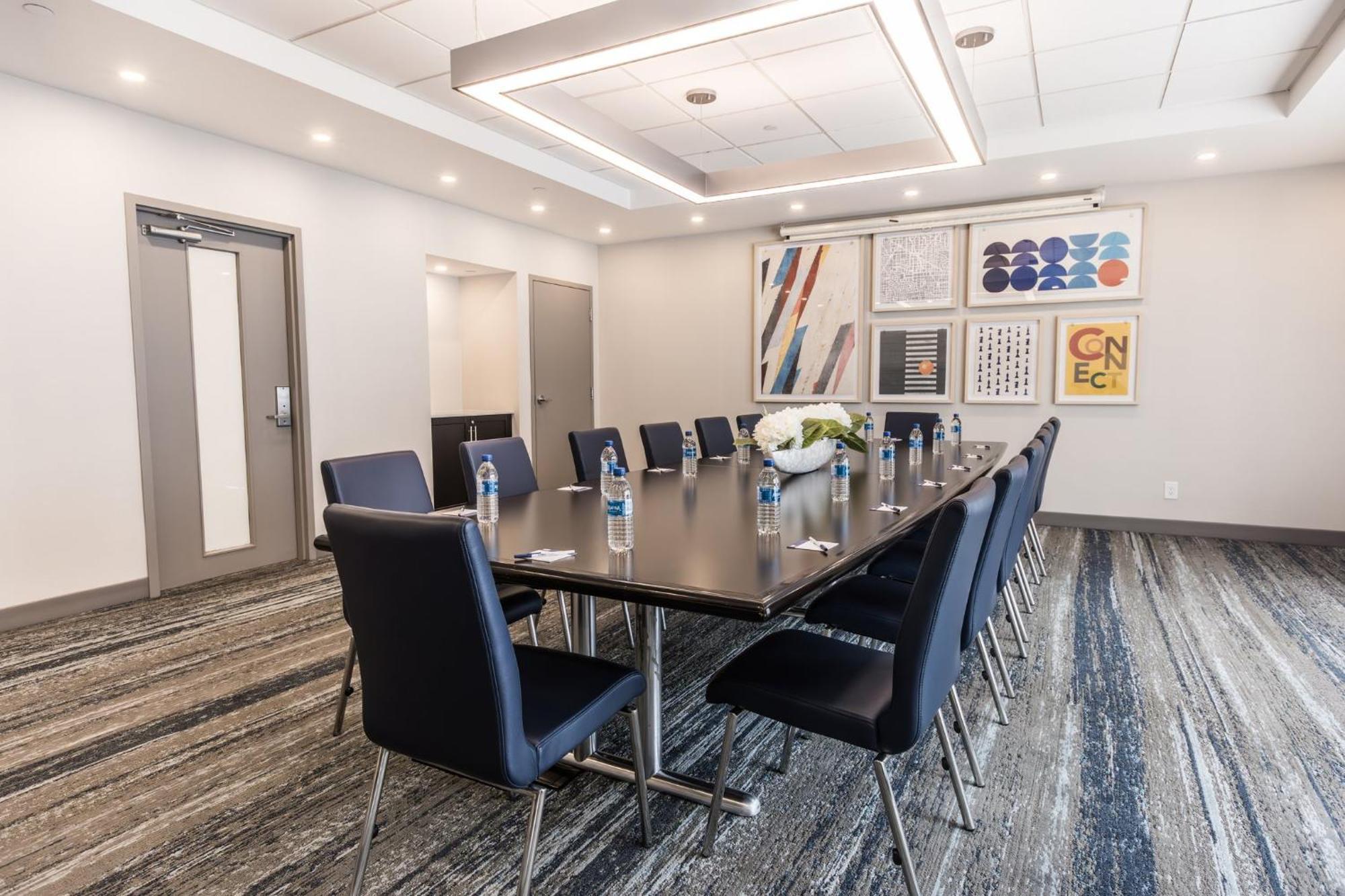 Holiday Inn Express Toronto-North York By Ihg Екстериор снимка